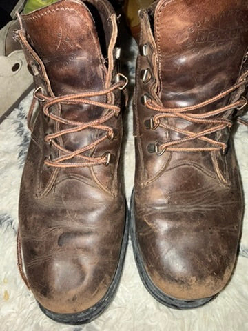 Well Worn Leather Ankle Work Boots