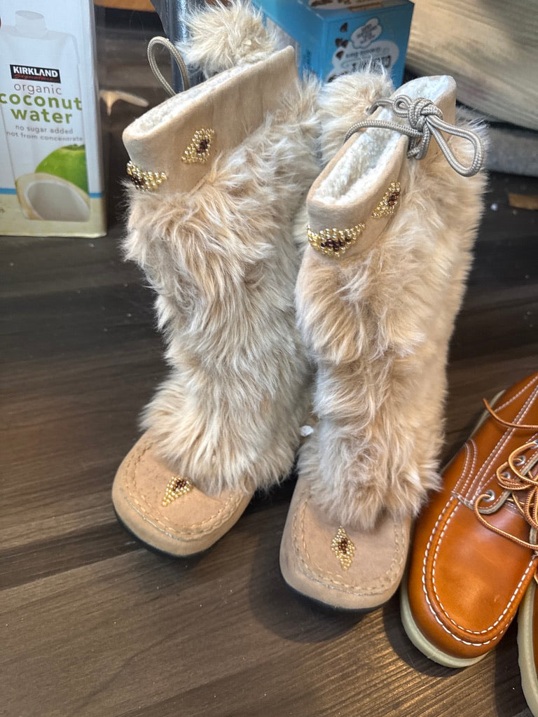 Amazing Artisan Handmade Fur Muk Luk style boots.